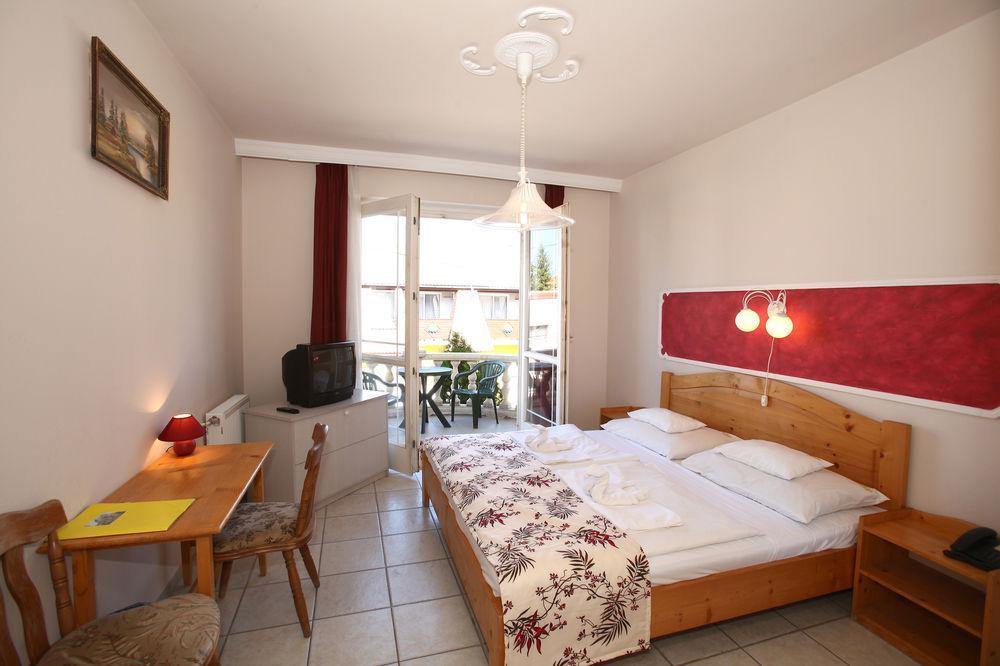 Hotel Korona Hajdúszoboszló Exteriör bild