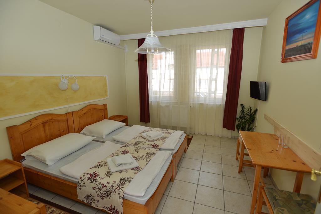 Hotel Korona Hajdúszoboszló Exteriör bild