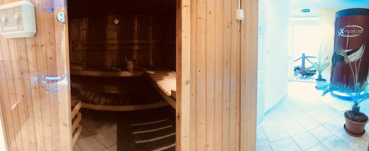 Hotel Korona Hajdúszoboszló Exteriör bild