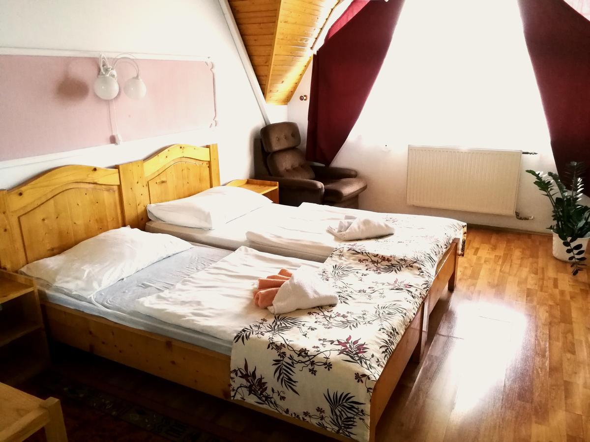 Hotel Korona Hajdúszoboszló Exteriör bild